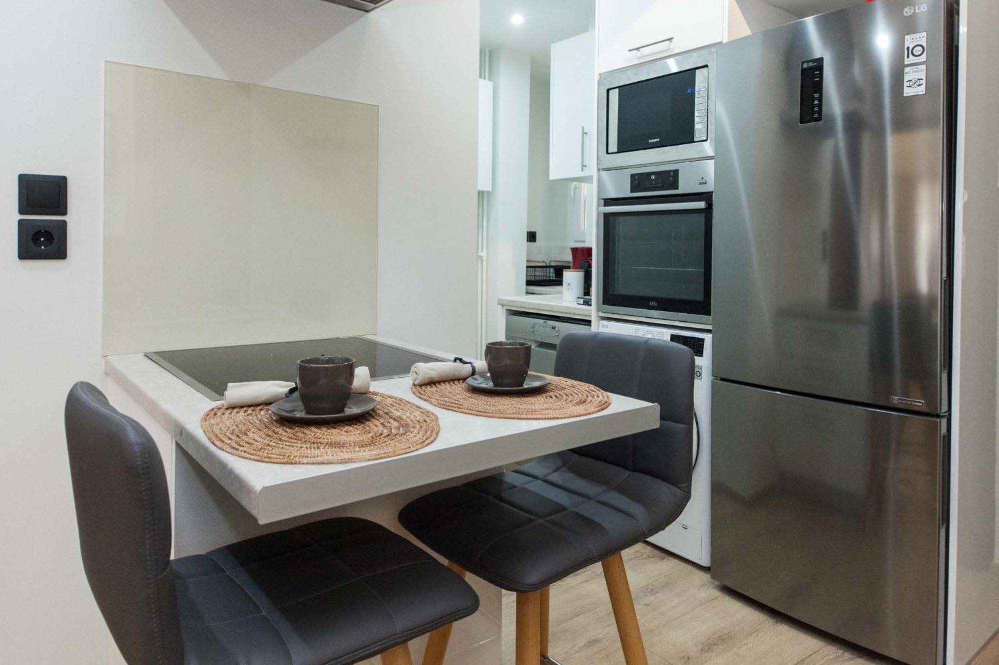 אתונה Acropolis View Modern Deluxe Suite With Balcony מראה חיצוני תמונה